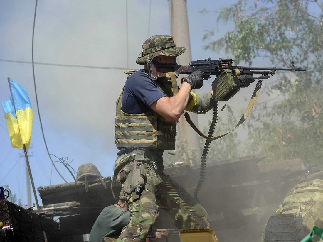 Các khu vực chủ chốt của cuộc chiến có thể bắt đầu sẽ là Yelenovka, Dokuchaevsk, Mospino, tiếp theo là việc chiếm thủ phủ Donbass, Donetsk, chuyên gia quân sự Yuriy Kotenok đề xuất ý kiến.