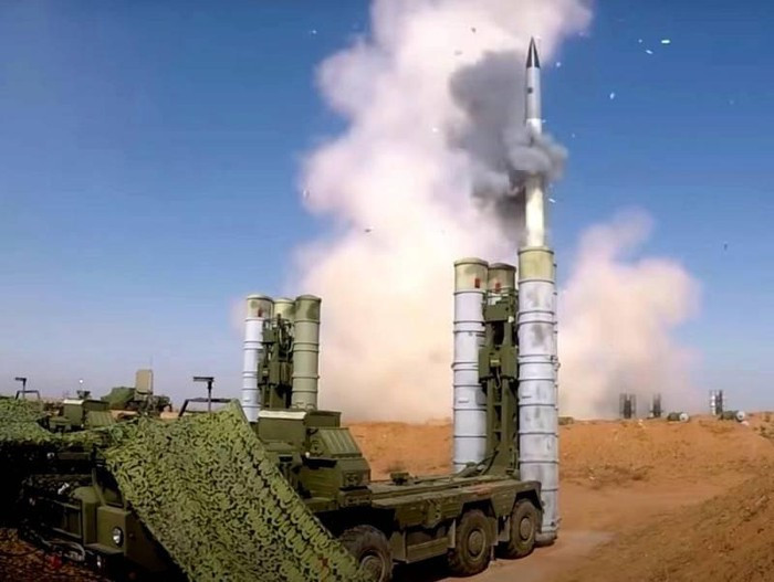Nhưng ngoài S-400, Thổ Nhĩ Kỳ còn được trang bị các hệ thống tên lửa phòng không khác nhau với xuất xứ từ cả phương Tây lẫn sản phẩm do ngành công nghiệp quốc phòng trong nước chế tạo.