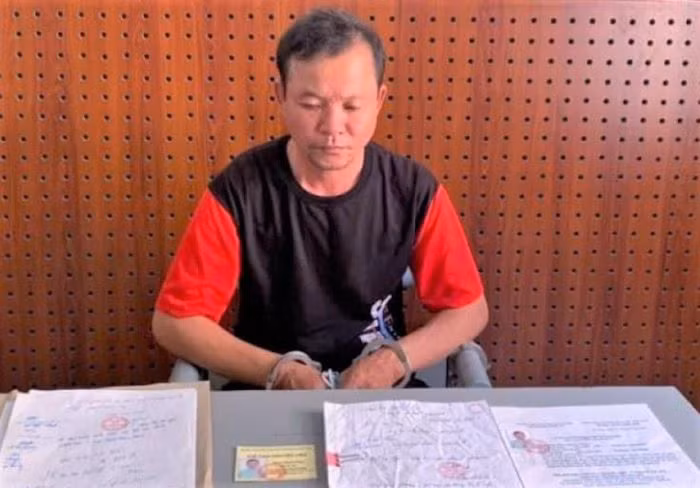  Bịa chuyện trẻ khuyết tật thiếu thốn để lừa tiền ủng hộ: Bịa chuyện các cháu ở Trung tâm đào tạo việc làm người khuyết tật tỉnh Nghệ An gặp khó khăn vì phải cách ly COVID-19, Phan Đình Phúc (46 tuổi, trú huyên Quỳnh Lưu) lừa ít nhất 150 người, chiếm đoạt gần 60 triệu đồng. Ngày 17/7, Phúc bị CA Quỳnh Lưu bắt tạm giam. 