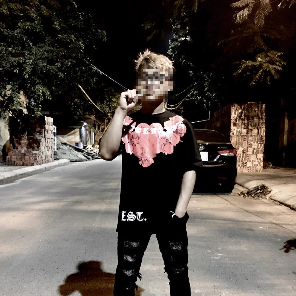 Hậu quả, cháu Nguyễn Quốc T. bị thương tích phải đi điều trị tại Bệnh viện đa khoa tỉnh Phú Thọ. (Ảnh Nguyễn Tiến Mạnh)