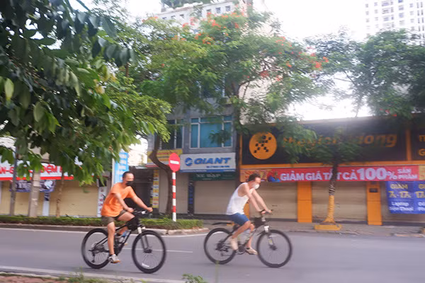 Tập thể dục để nâng cao sức khỏe là điều nên làm, song cũng cần đảm bảo an toàn và đặc biệt phải chấp hành nghiêm khuyến cáo 5K và tập trong bối cảnh, môi trường phù hợp để tránh lây nhiễm dịch bệnh. 