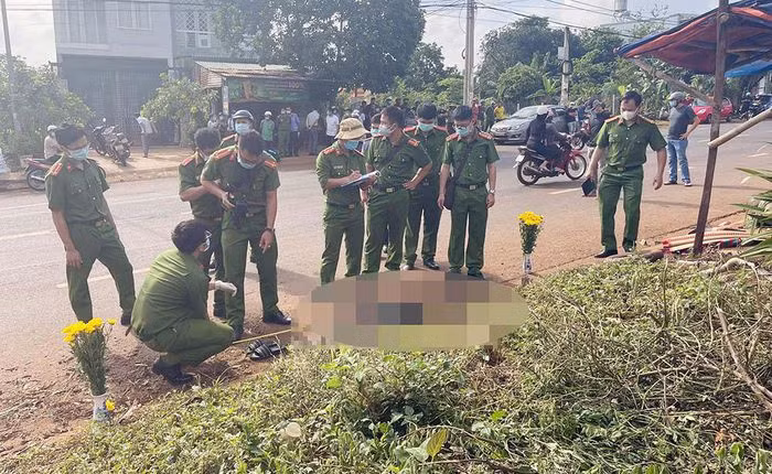  Tạm giam 12 người liên quan đến cái chết của học sinh lớp 9: Ngày 13/7, Công an tỉnh Đắk Lắk đã khởi tố bị can, tạm giam 12 người để điều tra về hành vi giết người liên quan đến cái chết của học sinh lớp 9. Danh tính nạn nhân là Y Thống Byă (học sinh lớp 9, SN 2007, trú tại buôn Sút M’grư, xã Cư Suê), vụ việc xảy ngày 29/6, tại xã Cư Suê, huyện Cư M’gar. 