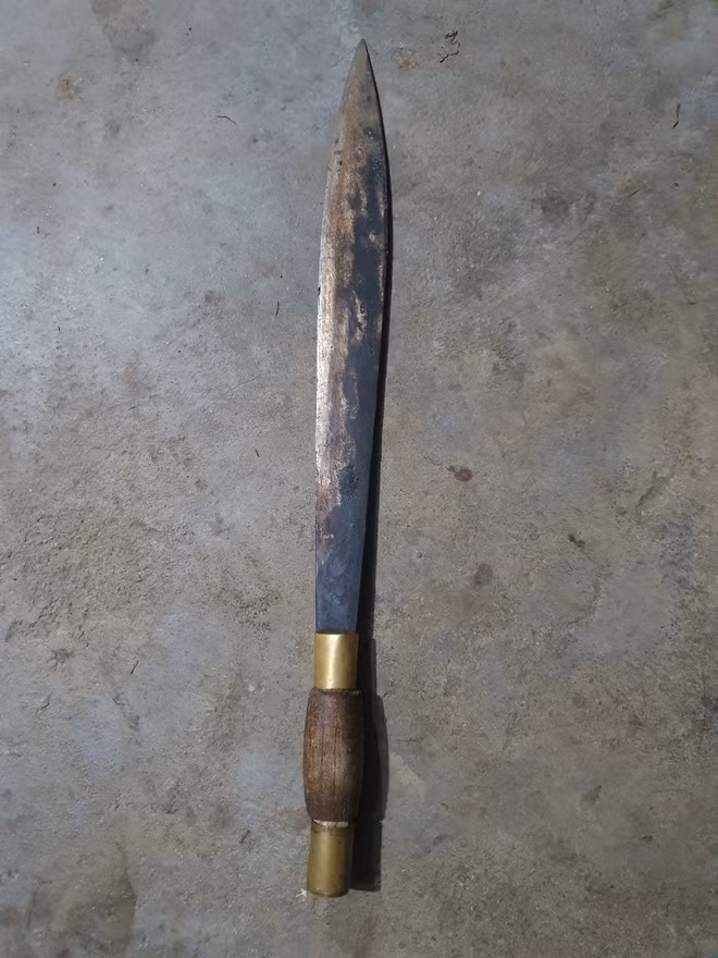 Tin nóng 13/7: Mất cơm cúng chồng, vợ sang chém chết hàng xóm Tin nong 13/7: Mat com cung chong, vo sang chem chet hang xom