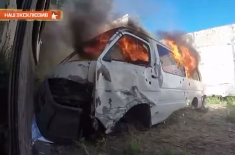 Ảnh: Đạn pháo Kurganets 25 phá tan, đốt cháy “mục tiêu địch”.