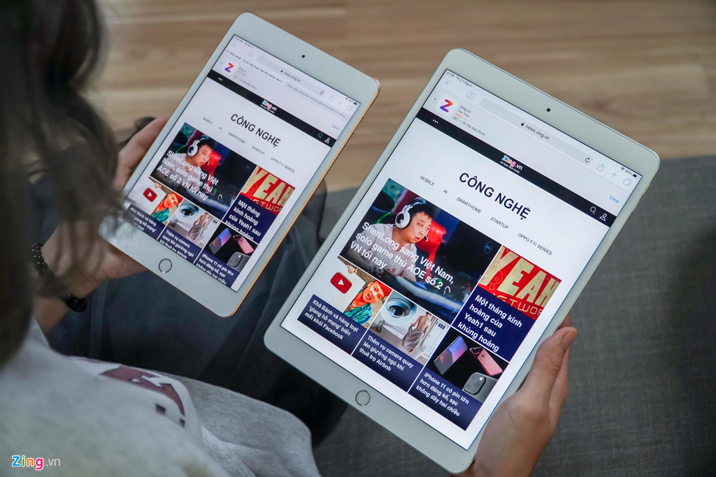 Ngày 18/3, Apple đã bất ngờ công bố iPad Air và iPad mini thế hệ mới. Khác với thiết kế tràn viền trên iPad Pro 2018, 2 mẫu máy này sở hữu ngoại hình tương tự những phiên bản iPad Air trước đây với phần viền trên dưới dày cùng phím home chứa cảm biến vân tay Touch ID ở mặt trước.