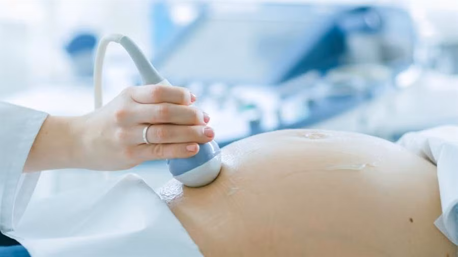 Co gai dau du doi moi biet co thai nhung o cho choang vang...