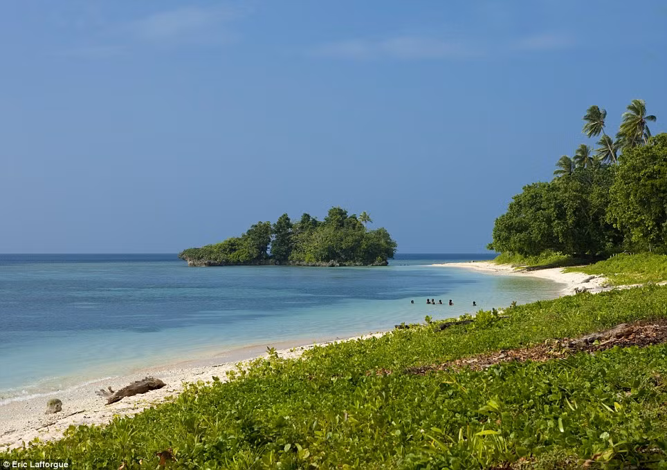 Quái đản nơi nữ nhân phục kích đàn ông để cưỡng bức tập thể Quai dan noi nu nhan phuc kich dan ong de cuong buc tap the