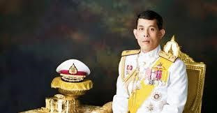 Maha Vajirusongkorn Bodindradebayavarangkun (Thái Lan): 51,8 triệu ha Maha Vajirusongkorn (28/07/1952) là con trai duy nhất của cố quốc vương Bhumibol Adulyadej và hoàng hậu Sirikit. Năm 1972, ông được phong thái tử ở tuổi 20. Sau khi vua cha qua đời năm 2016, ông là người kế vị làm vua Thái Lan. Ông sở hữu 51,8 triệu ha đất.