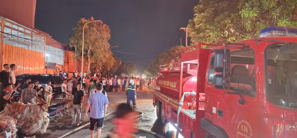 Nghe An: Chay lon tai cum cong nghiep Thap Hong Ky-Hinh-2