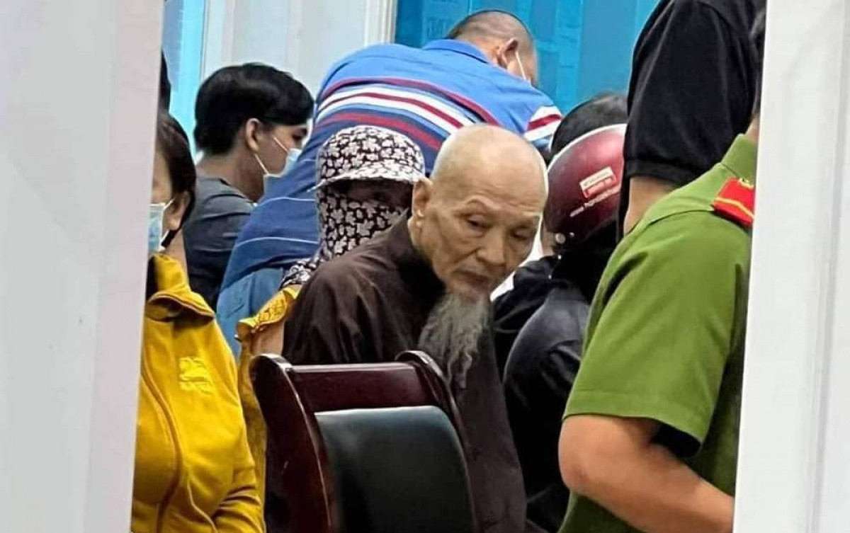 Tự ý rời Long An đi TP HCM, ông Lê Tùng Vân có bị tạm giam? Tu y roi Long An di TP HCM, ong Le Tung Van co bi tam giam?