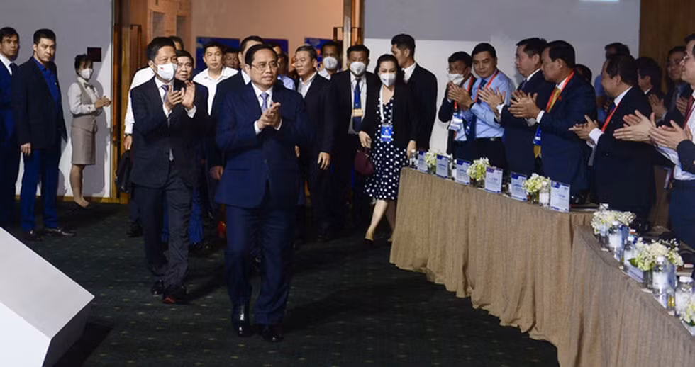 Xay dung nen kinh te doc lap, tu chu gan voi hoi nhap