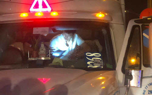 Tai xe container vu hon chien 2 nguoi thuong vong gio ra sao?-Hinh-2