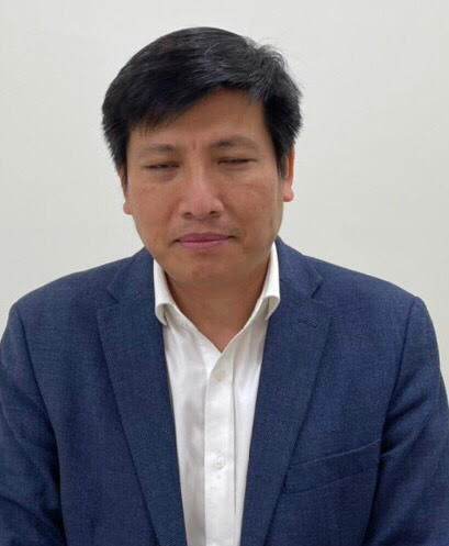 Khởi tố, bắt giam Đỗ Hoàng Tùng (SN 1980, Phó Cục trưởng Cục Lãnh sự) tội "Nhận hối lộ". 