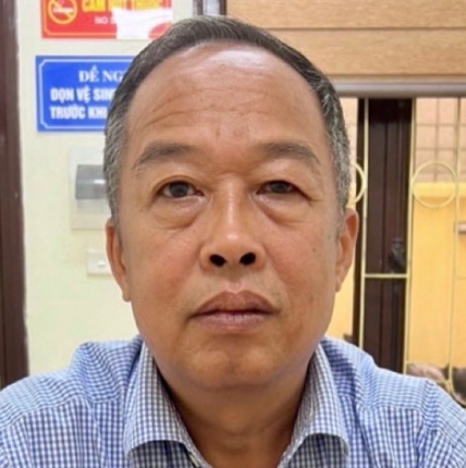 Khởi tố bị can, bắt giam Trần Văn Dự (SN 1961, nguyên Phó cục trưởng Cục Quản lý xuất nhập cảnh Bộ Công an) về tội "Nhận hối lộ". 