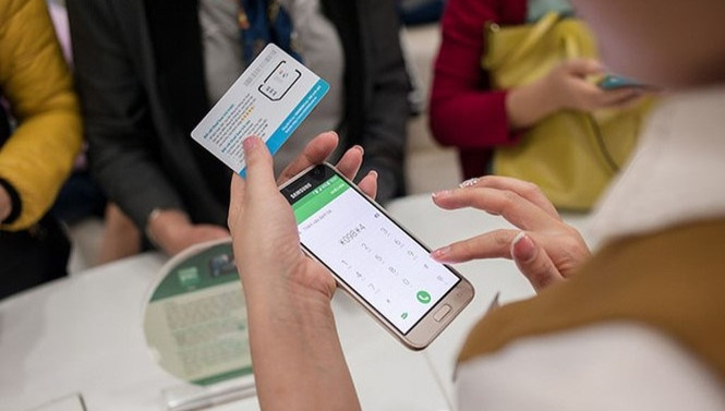  Thuê bao mới phải xác thực cơ sở dữ liệu dân cư: Từ 1/8, các thuê bao di động mới phát sinh phải thực hiện xác thực với Cơ sở dữ liệu quốc gia về dân cư nhằm nâng cao hiệu quả công tác quản lý, giải quyết tình trạng sử dụng SIM 'rác'.