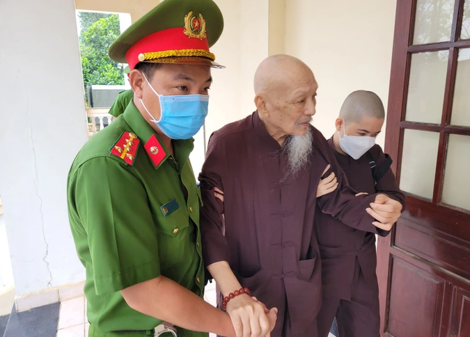 Xu vu 'Tinh that Bong Lai': Le Tung Van bi de nghi 5 nam 6 thang tu