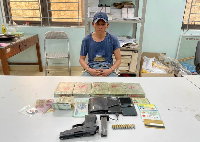 Cao Bang: Hai chien si Cong an bi thuong khi vay bat toi pham ma tuy