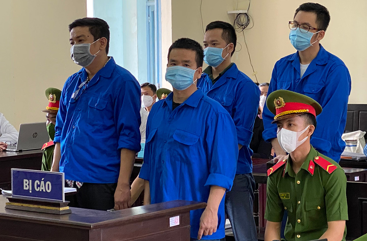 Trương Châu Hữu Danh (SN 1982, ngụ xã An Vĩnh Ngãi, TP Tân An, tỉnh Long An) “nổi” trên mạng xã hội khi phản đối các trạm BOT như: BOT Cai Lậy, BOT T2… Hình ảnh, clip của Danh xuất hiện tại các BOT được chia sẻ khắp mạng xã hội. Trang facebook và fanpage cùng tên “Trương Châu Hữu Danh” thu hút hàng nghìn theo dõi và bình luận. Ngoài ra, Hữu Danh và đồng bọn còn có những bài viết có nội dung chống phá Nhà nước nên đã bị cơ quan chức năng bắt giữ và đưa ra xét xử.