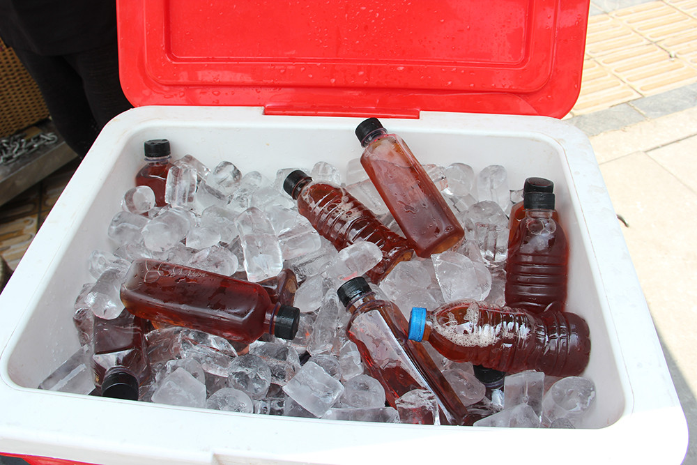 Can canh “tram” nuoc lanh mien phi giua thoi tiet nang nong o Ha Noi-Hinh-3