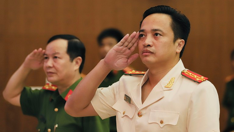 Tháng 4/2020, đại tá Mai Hoàng được điều động, bổ nhiệm giữ chức vụ phó cục trưởng Cục C02. Cũng trong năm này, ông được Chủ tịch nước phong tặng danh hiệu Anh hùng Lực lượng vũ trang nhân dân thời kỳ đổi mới.