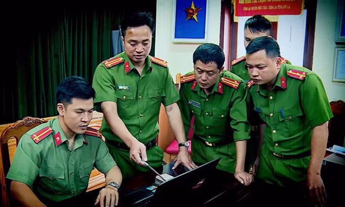 Nói về chặng đường mình đã đi qua và con đường dài còn ở phía trước, trao đổi với báo chí, đại tá Mai Hoàng chia sẻ, đối với những người chiến sĩ CAND khi đến bất cứ miền quê nào thì đều coi đó là quê hương của mình và có nhiệm vụ bảo vệ bình yên cho cuộc sống nhân dân ở đó.