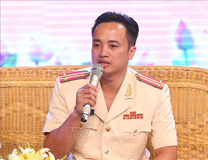 Được biết, tháng 7/2019, đại tá Mai Hoàng bảo vệ luận án tiến sĩ với kết quả xuất sắc từ kinh nghiệm thực tiễn của Chuyên án 279LL, truyền giảng thực tế tại một số trường, học viện công an nhân dân.