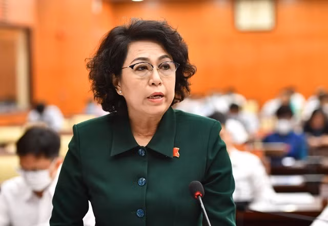 Bà Tô Thị Bích Châu là Đại biểu Quốc hội khóa XIV, XV. Bà được tặng thưởng Huân chương Lao động hạng Ba vào năm 2013. 