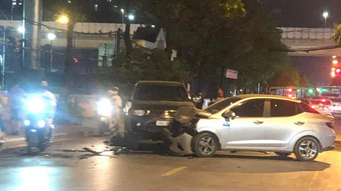 Hậu quả: Chị Mai Thị Tuyết T. tử vong tại hiện trường. Anh Nguyễn Văn N. bị gãy cẳng chân phải được cấp cứu và điều trị tại Bệnh viện Đa khoa Hà Đông.