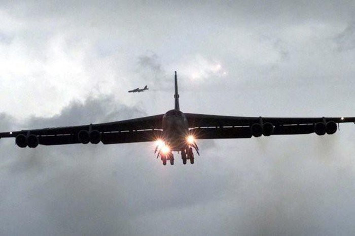 Mặt khác, Lầu Năm Góc đã trực tiếp cho thấy rằng họ hiện đã hoàn toàn làm chủ bầu trời Ukraine và có thể sử dụng nó cho các chuyến bay của hàng không chiến lược của mình.