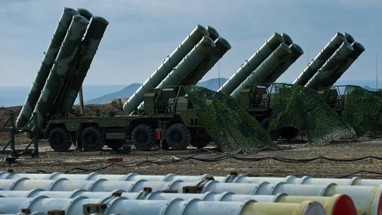 Ông Cavusolu còn nói thêm: "Hôm nay là S-400, ngày mai có thể chúng ta sẽ mua thứ khác, điều đó không quan trọng", lời nói trên có thể ám chỉ tới tổ hợp phòng không FD-2000 do Trung Quốc sản xuất.