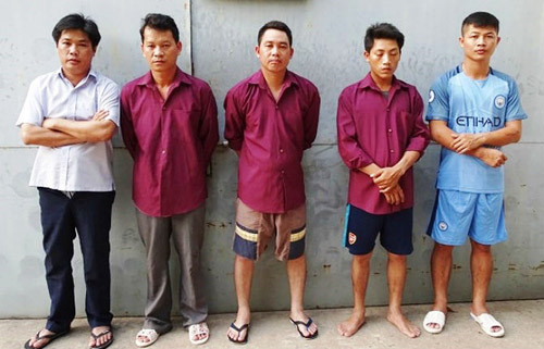 Trần Huy Thông (bìa trái) và các đối tượng bị truy tố về hành vi gây rối trật tự công cộng và cố ý gây thương tích.