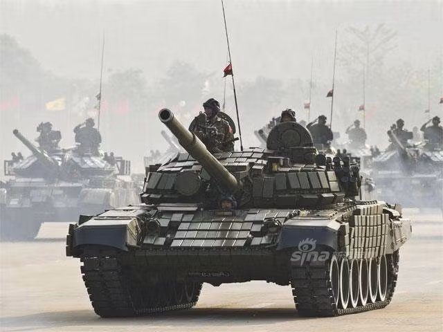 Xe tăng chủ lực hiện đại nhất Quân đội Myanmar – T-72S. Nguồn ảnh: Sina