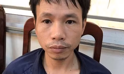 Khoi to doi tuong dot phao sang tren san Hang Day