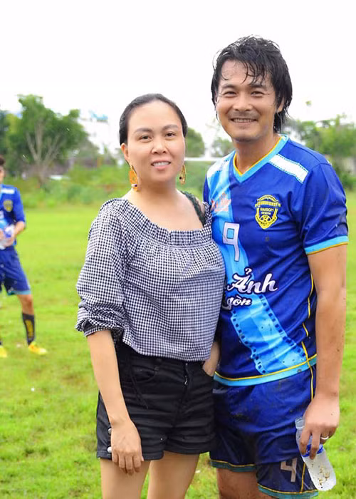 Cặp đôi giữ im lặng trước nghi vấn sắp làm đám cưới.