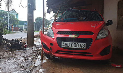 Phat hien con trong mau can bo cong an lai xe tong chet nguoi