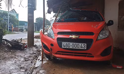 Phat hien con trong mau can bo cong an lai xe tong chet nguoi