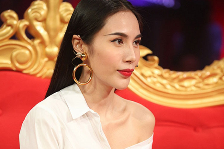 Ưng Hoàng Phúc còn khẳng định hai người chia tay bởi mẹ anh không thích tính cách của Thủy Tiên.