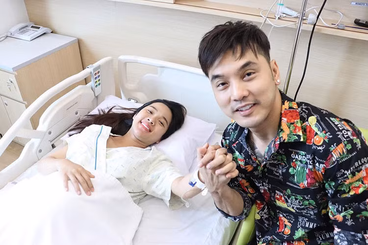 Duong tinh va nhung lum xum qua khu cua Ung Hoang Phuc