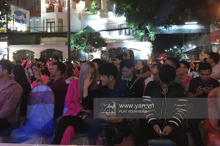 Mối quan hệ giữa tình cũ tin đồn của Trường Giang và Quốc Bảo rơi vào nghi vấn sau khi cả hai bị bắt gặp tình tứ tại một sự kiện. Ảnh: Yan