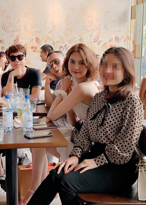 Chia sẻ trên Khám phá, Tony Đinh cho hay, từ khi gặp gỡ và cộng tác với ông bầu Vũ Khắc Tiệp, sự nghiệp của anh lên như diều gặp gió.