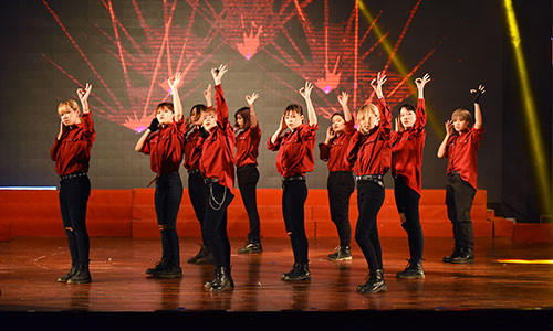 Thoa suc dam me cover nhac Han cung cuoc thi moi tai Viet Nam-Hinh-2