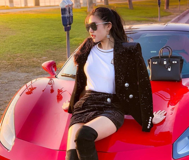 Nguyễn Đặng Tiểu Giang (sinh năm 1993) là một trong những tiểu thư đình đám của hội con nhà giàu Việt. Hiện cô đang sống cùng chồng và cậu con trai 4 tuổi tại Mỹ.