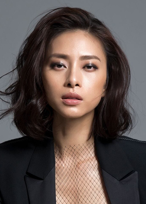 Ngô Thanh Vân có đường tình duyên khá lận đận. Năm 19 tuổi, cô có mối tình đầu tiên. Cả hai yêu chân thành, nghiêm túc.