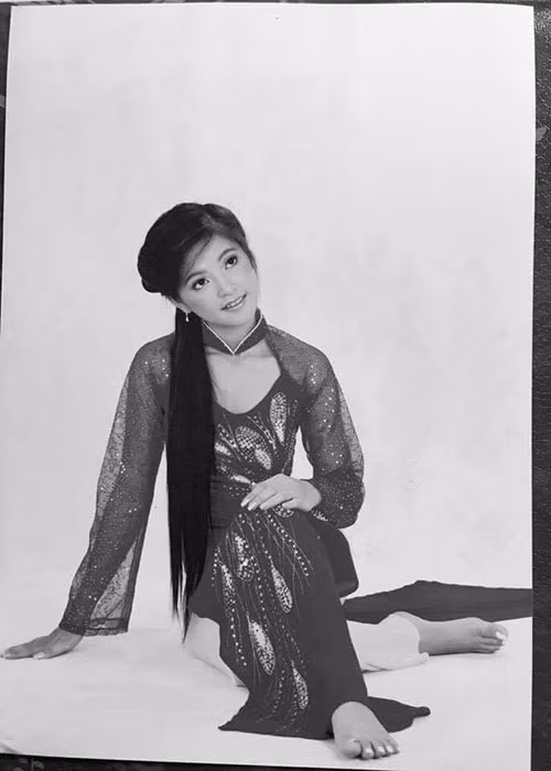 1 năm sau đám cưới, Cẩm Giang hạ sinh con trai đầu lòng.