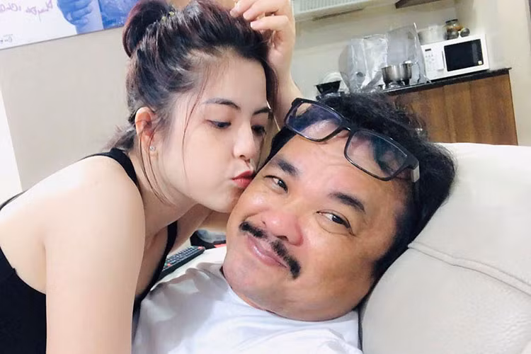 Trên trang cá nhân, vợ chồng Phương Điền thường xuyên đăng tải hình ảnh hạnh phúc bên nhau.