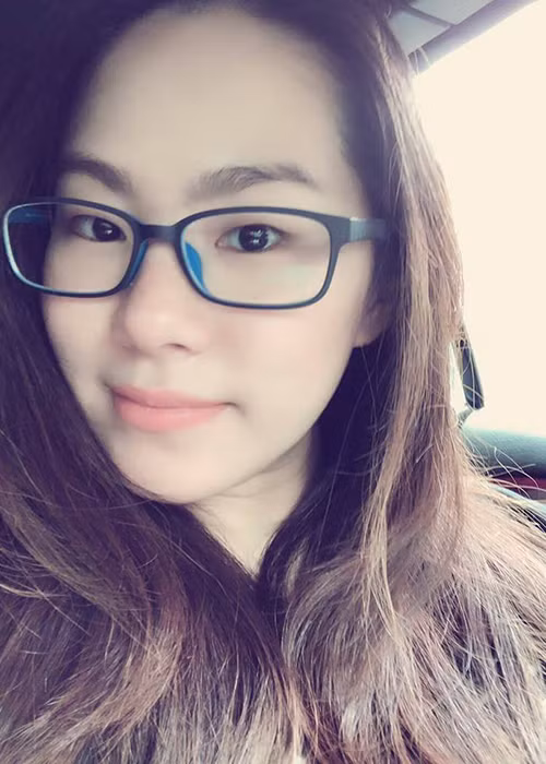 Cuộc sống của tình cũ Khánh Đơn khá trầm lắng.