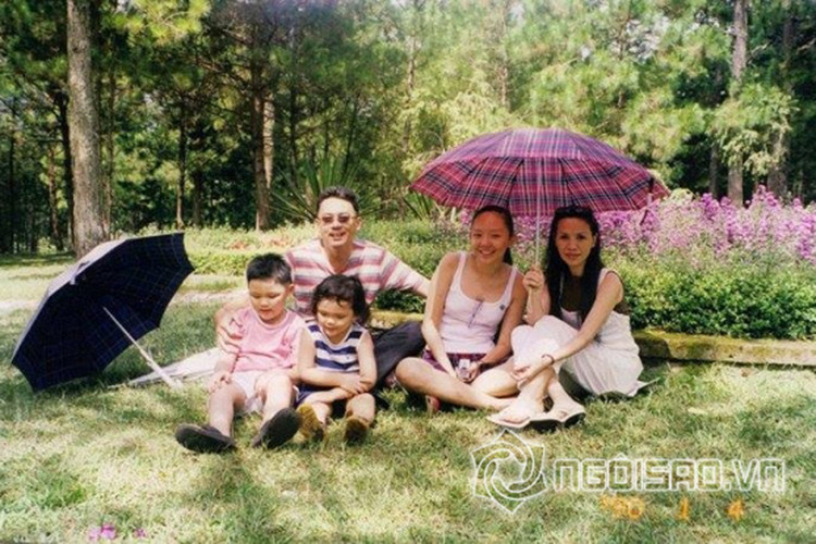 Khi lớn lên, Tóc Tiên đỗ Trường Đại học Y Dược TPHCM ngành Y học cổ truyền. Sau đó, cô sang Mỹ học trường Pasadena City College để trở thành bác sĩ.