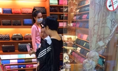 Sao Viet “dap hop” khoe hang hieu: Hay gi tro a dua song ao!-Hinh-4