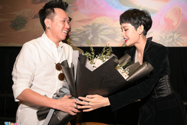 Hiền Hồ từng được Trấn Thành và Trường Giang mai mối cho diễn viên hài Anh Đức. Tuy nhiên, nữ ca sĩ cho biết cô chỉ coi Anh Đức là bạn. Ảnh: Zing