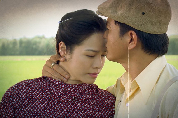 Trong "Tiếng sét trong mưa", Nhật Kim Anh đóng cặp với nam diễn viên Cao Minh Đạt.
